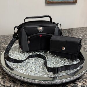SwissGear Black and Gray camera bag crossbody Messenger Bag Set EUC